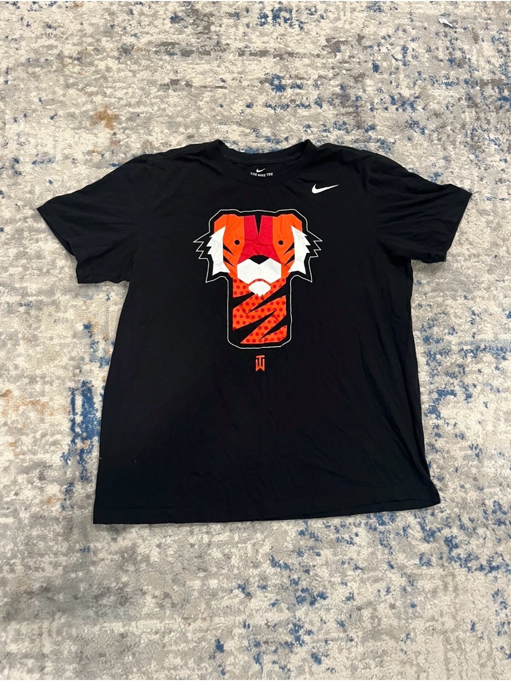 Nike Tigers black t-shirt with orange tiger graphic, size L #tigers #sportswear
